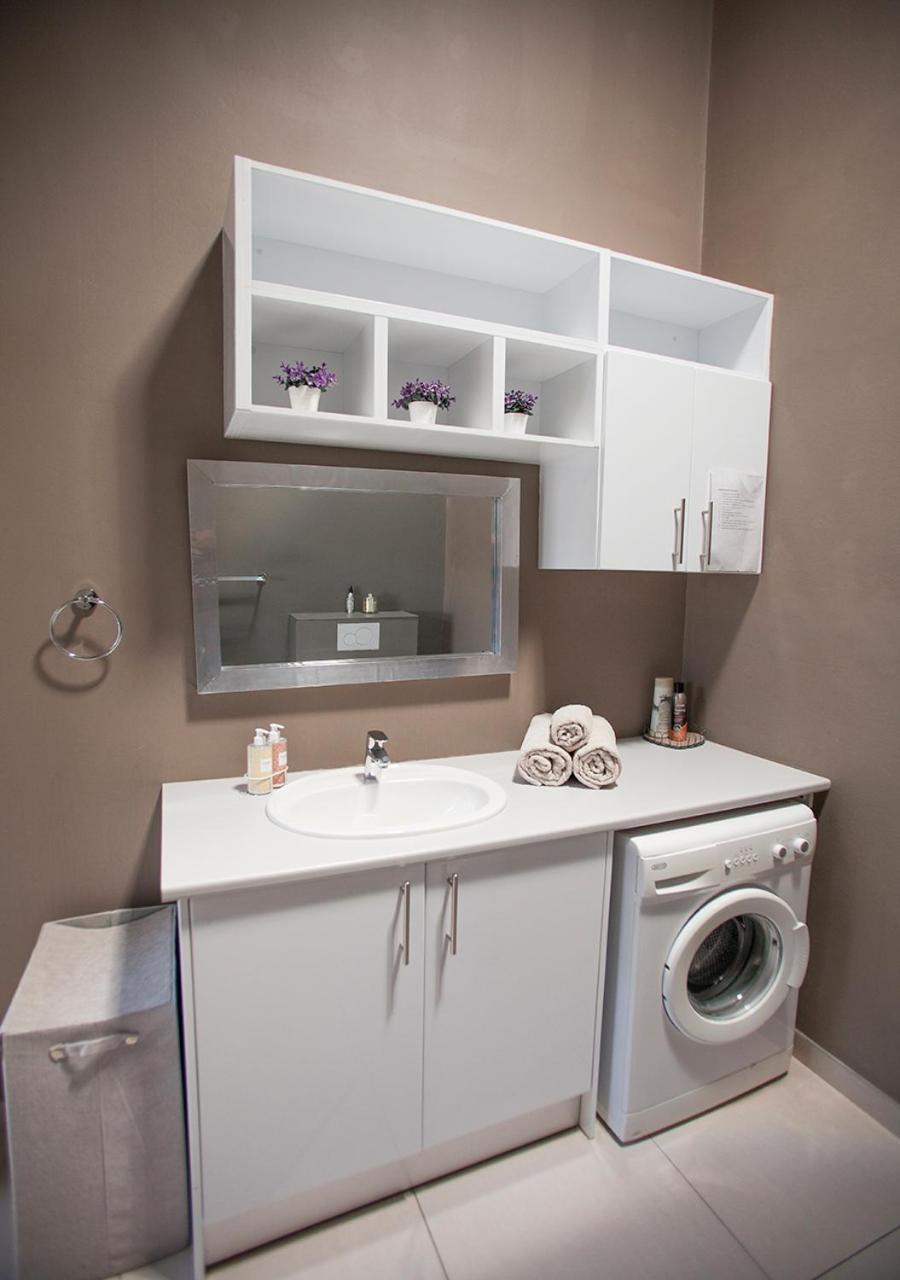 Rnb'S Studio Apartment Windhoek Exterior photo